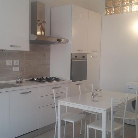 Monica'S Apartment مارينا دي كارّارا المظهر الخارجي الصورة