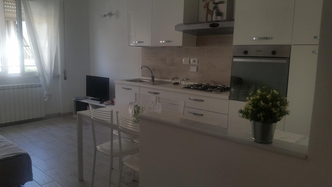 Monica'S Apartment مارينا دي كارّارا المظهر الخارجي الصورة