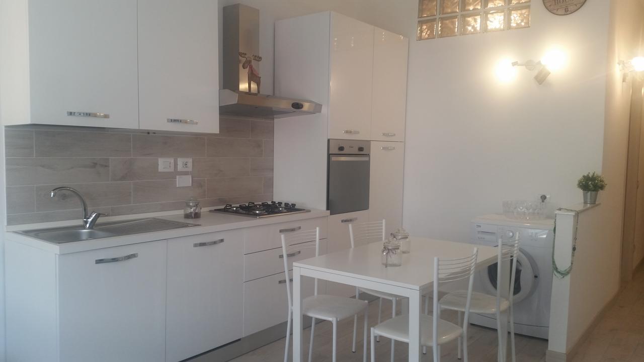 Monica'S Apartment مارينا دي كارّارا المظهر الخارجي الصورة