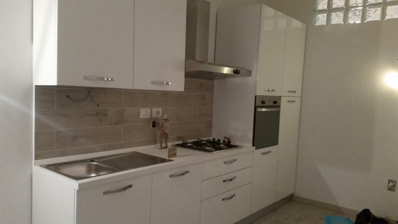 Monica'S Apartment مارينا دي كارّارا المظهر الخارجي الصورة