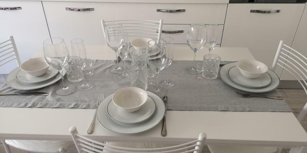 Monica'S Apartment مارينا دي كارّارا المظهر الخارجي الصورة